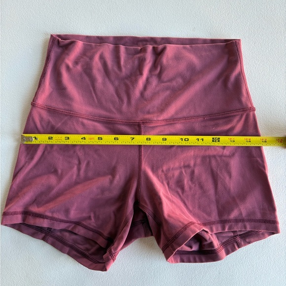 Size 6 LuluLemon Align Pink Shorts - Picture 3 of 6